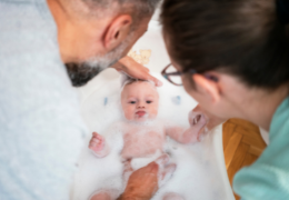 Top 5 des indispensables pour le bain de bébé